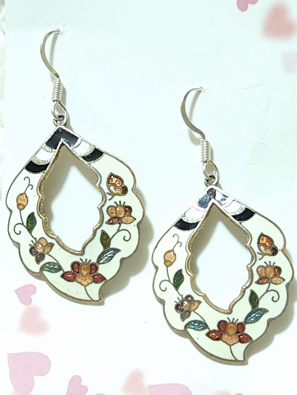 Vintage 80s Cloisonne Earrings White Enamel Leaf Shape Floral Silver Plated Hook